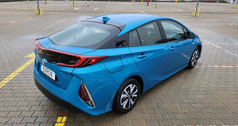 Toyota Prius cena 89700 przebieg: 6000, rok produkcji 2017 z Chorzele małe 667